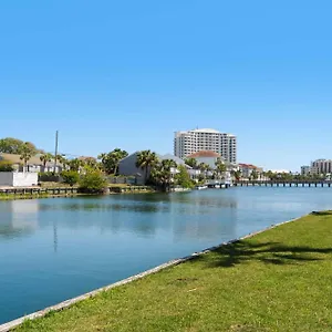  Holiday home Shoreline Towers Townhouse 4-4
